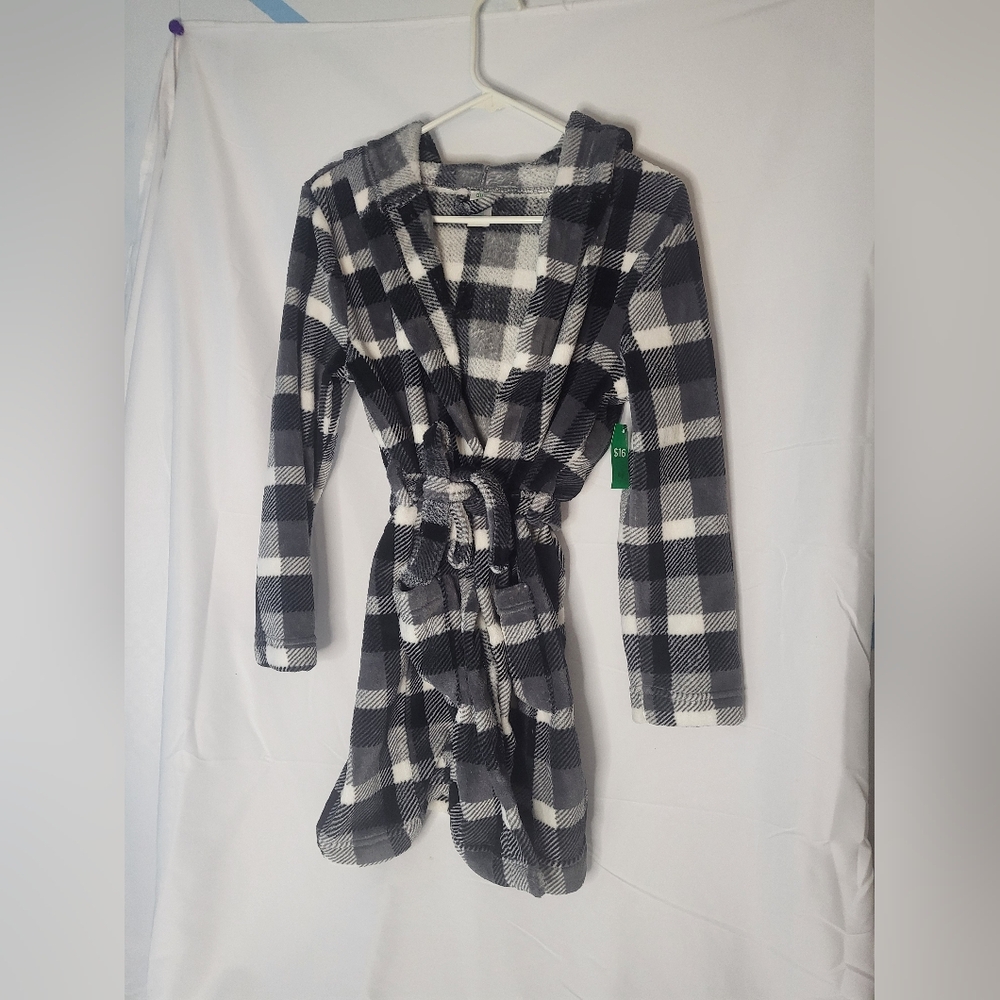 Dip hooded robe